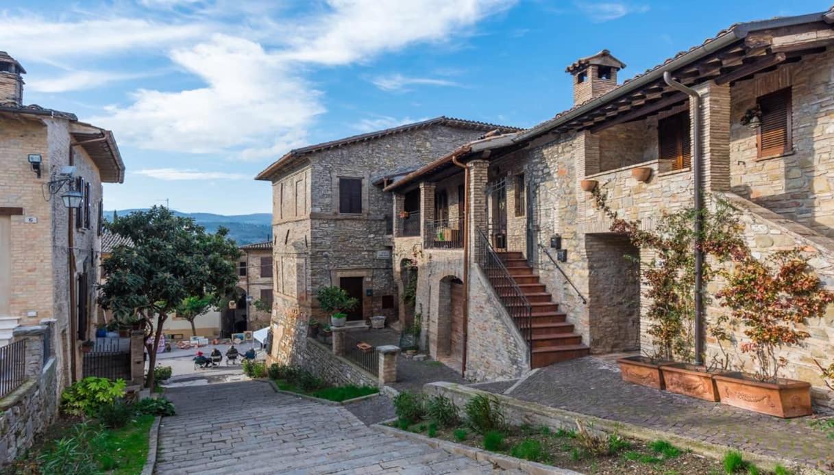 Alloggio Flaminia Con Parcheggio Di Proprieta! Bevagna Exterior photo